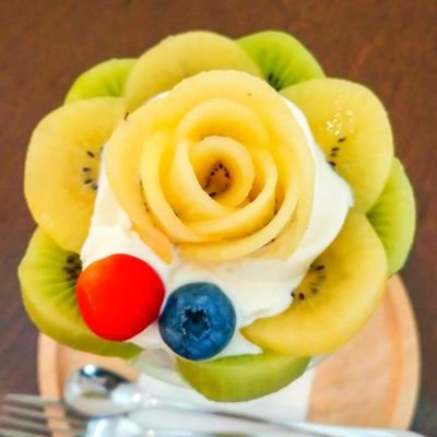 - e s -　📚️ 🌹🌹