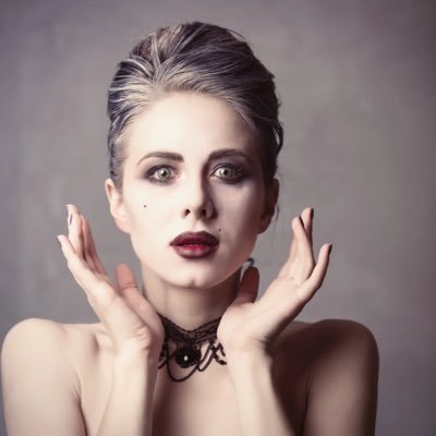 魔女ですが何か