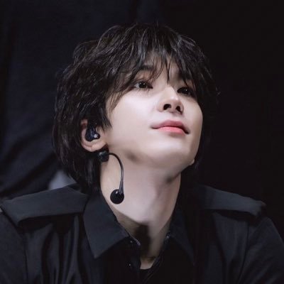 YU＼＼\\٩( 'ω' )و //／／