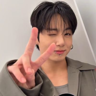 𝕔ℍ𝕚ℍ𝕚ℝ𝕠💜JK🌟ᙏ̤̫💜