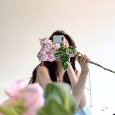 𝘌𝘮𝘮𝘢 𓍼