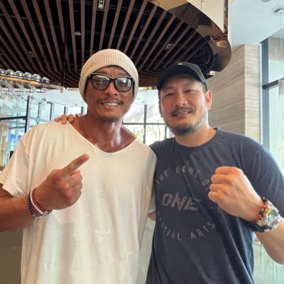 秋山　成勲 추 성훈