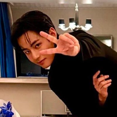 sari🧸**♡*v*♡**⟭⟬♡⟬⟭**♡