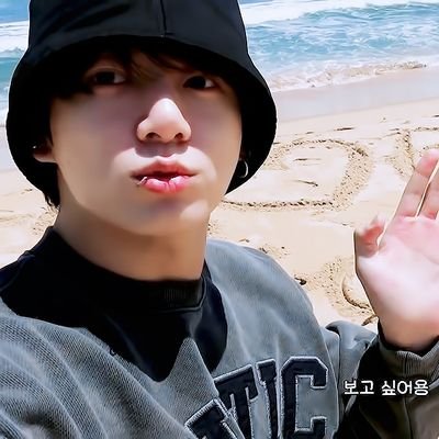 もんちゃん💜⁷ ⟭⟬𝙶𝙾𝙻𝙳𝙴𝙽⟬⟭ ᵇʸᴶᴷ🐰