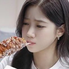 ŧ‹”ŧ‹” ( '༥' )/