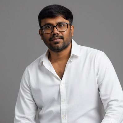 முனைவர். கணேசு ガネス